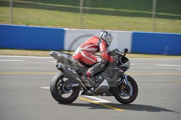 Motorcycle action photographs;Trackday digital images;donington;donington park leicestershire;donington photographs;event digital images;eventdigitalimages;no limits trackday;peter wileman photography;trackday;trackday photos