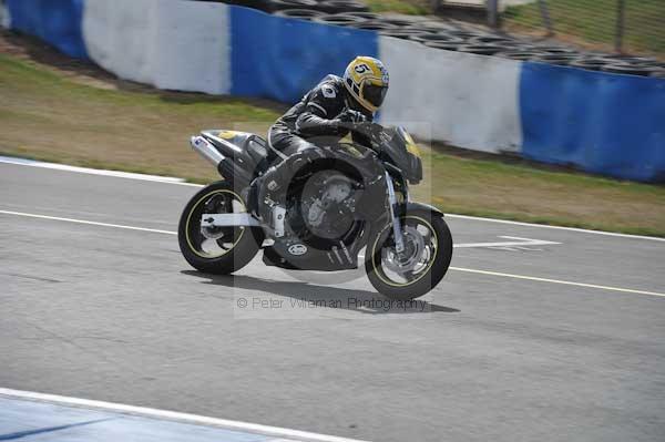 Motorcycle action photographs;Trackday digital images;donington;donington park leicestershire;donington photographs;event digital images;eventdigitalimages;no limits trackday;peter wileman photography;trackday;trackday photos