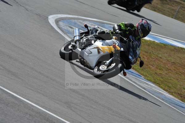 Motorcycle action photographs;Trackday digital images;donington;donington park leicestershire;donington photographs;event digital images;eventdigitalimages;no limits trackday;peter wileman photography;trackday;trackday photos