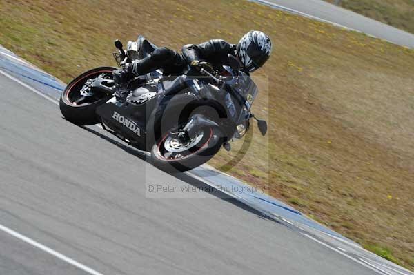 Motorcycle action photographs;Trackday digital images;donington;donington park leicestershire;donington photographs;event digital images;eventdigitalimages;no limits trackday;peter wileman photography;trackday;trackday photos