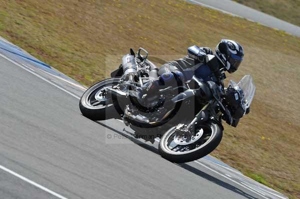 Motorcycle action photographs;Trackday digital images;donington;donington park leicestershire;donington photographs;event digital images;eventdigitalimages;no limits trackday;peter wileman photography;trackday;trackday photos