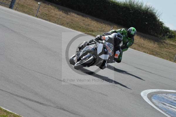 Motorcycle action photographs;Trackday digital images;donington;donington park leicestershire;donington photographs;event digital images;eventdigitalimages;no limits trackday;peter wileman photography;trackday;trackday photos