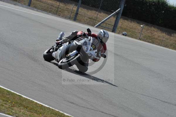 Motorcycle action photographs;Trackday digital images;donington;donington park leicestershire;donington photographs;event digital images;eventdigitalimages;no limits trackday;peter wileman photography;trackday;trackday photos