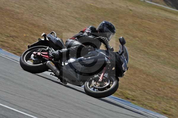 Motorcycle action photographs;Trackday digital images;donington;donington park leicestershire;donington photographs;event digital images;eventdigitalimages;no limits trackday;peter wileman photography;trackday;trackday photos