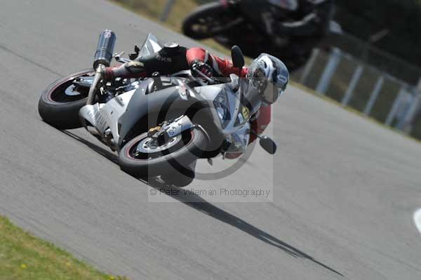 Motorcycle action photographs;Trackday digital images;donington;donington park leicestershire;donington photographs;event digital images;eventdigitalimages;no limits trackday;peter wileman photography;trackday;trackday photos