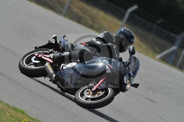 Motorcycle action photographs;Trackday digital images;donington;donington park leicestershire;donington photographs;event digital images;eventdigitalimages;no limits trackday;peter wileman photography;trackday;trackday photos