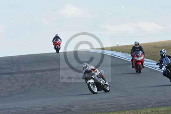 Motorcycle action photographs;Trackday digital images;donington;donington park leicestershire;donington photographs;event digital images;eventdigitalimages;no limits trackday;peter wileman photography;trackday;trackday photos