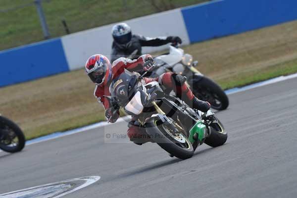 Motorcycle action photographs;Trackday digital images;donington;donington park leicestershire;donington photographs;event digital images;eventdigitalimages;no limits trackday;peter wileman photography;trackday;trackday photos