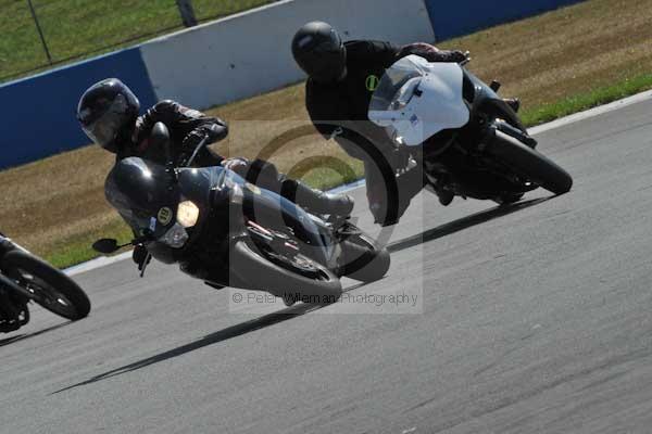 Motorcycle action photographs;Trackday digital images;donington;donington park leicestershire;donington photographs;event digital images;eventdigitalimages;no limits trackday;peter wileman photography;trackday;trackday photos