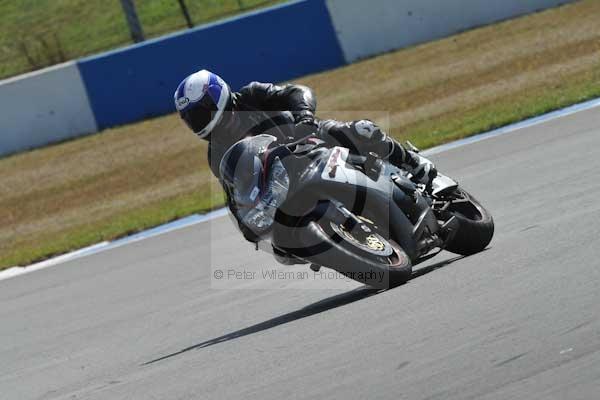 Motorcycle action photographs;Trackday digital images;donington;donington park leicestershire;donington photographs;event digital images;eventdigitalimages;no limits trackday;peter wileman photography;trackday;trackday photos