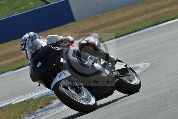 Motorcycle action photographs;Trackday digital images;donington;donington park leicestershire;donington photographs;event digital images;eventdigitalimages;no limits trackday;peter wileman photography;trackday;trackday photos