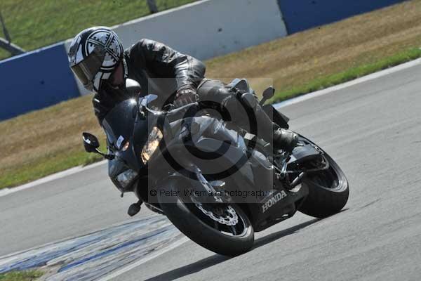 Motorcycle action photographs;Trackday digital images;donington;donington park leicestershire;donington photographs;event digital images;eventdigitalimages;no limits trackday;peter wileman photography;trackday;trackday photos