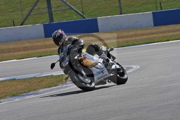 Motorcycle action photographs;Trackday digital images;donington;donington park leicestershire;donington photographs;event digital images;eventdigitalimages;no limits trackday;peter wileman photography;trackday;trackday photos