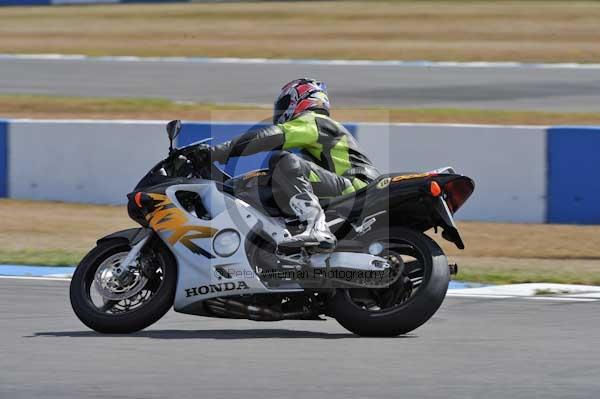 Motorcycle action photographs;Trackday digital images;donington;donington park leicestershire;donington photographs;event digital images;eventdigitalimages;no limits trackday;peter wileman photography;trackday;trackday photos