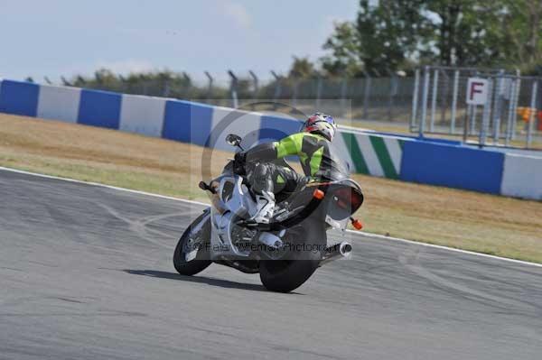 Motorcycle action photographs;Trackday digital images;donington;donington park leicestershire;donington photographs;event digital images;eventdigitalimages;no limits trackday;peter wileman photography;trackday;trackday photos