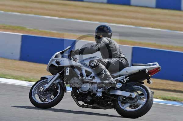 Motorcycle action photographs;Trackday digital images;donington;donington park leicestershire;donington photographs;event digital images;eventdigitalimages;no limits trackday;peter wileman photography;trackday;trackday photos