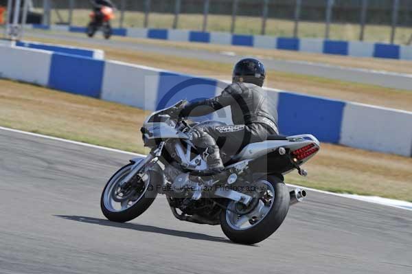 Motorcycle action photographs;Trackday digital images;donington;donington park leicestershire;donington photographs;event digital images;eventdigitalimages;no limits trackday;peter wileman photography;trackday;trackday photos