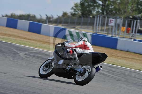 Motorcycle action photographs;Trackday digital images;donington;donington park leicestershire;donington photographs;event digital images;eventdigitalimages;no limits trackday;peter wileman photography;trackday;trackday photos