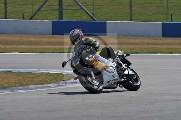 Motorcycle action photographs;Trackday digital images;donington;donington park leicestershire;donington photographs;event digital images;eventdigitalimages;no limits trackday;peter wileman photography;trackday;trackday photos