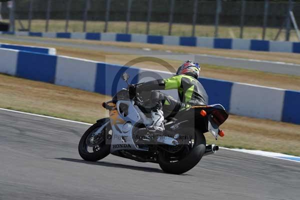 Motorcycle action photographs;Trackday digital images;donington;donington park leicestershire;donington photographs;event digital images;eventdigitalimages;no limits trackday;peter wileman photography;trackday;trackday photos