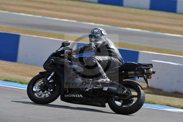 Motorcycle action photographs;Trackday digital images;donington;donington park leicestershire;donington photographs;event digital images;eventdigitalimages;no limits trackday;peter wileman photography;trackday;trackday photos