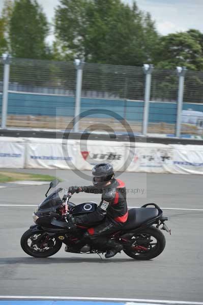 Motorcycle action photographs;Trackday digital images;donington;donington park leicestershire;donington photographs;event digital images;eventdigitalimages;no limits trackday;peter wileman photography;trackday;trackday photos