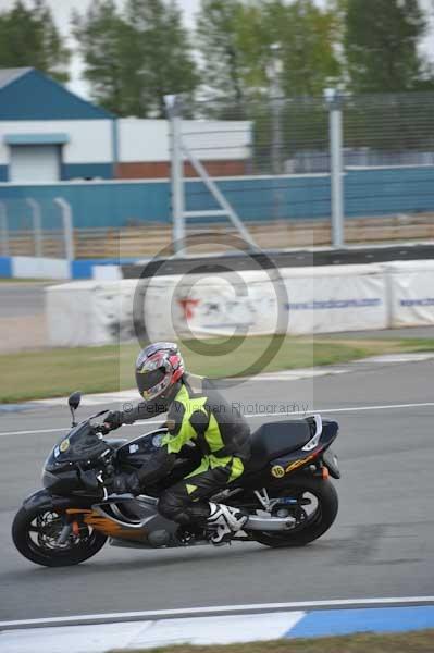 Motorcycle action photographs;Trackday digital images;donington;donington park leicestershire;donington photographs;event digital images;eventdigitalimages;no limits trackday;peter wileman photography;trackday;trackday photos