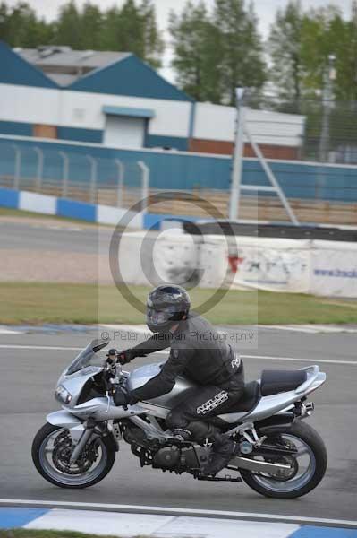 Motorcycle action photographs;Trackday digital images;donington;donington park leicestershire;donington photographs;event digital images;eventdigitalimages;no limits trackday;peter wileman photography;trackday;trackday photos