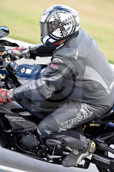 Motorcycle action photographs;Trackday digital images;donington;donington park leicestershire;donington photographs;event digital images;eventdigitalimages;no limits trackday;peter wileman photography;trackday;trackday photos