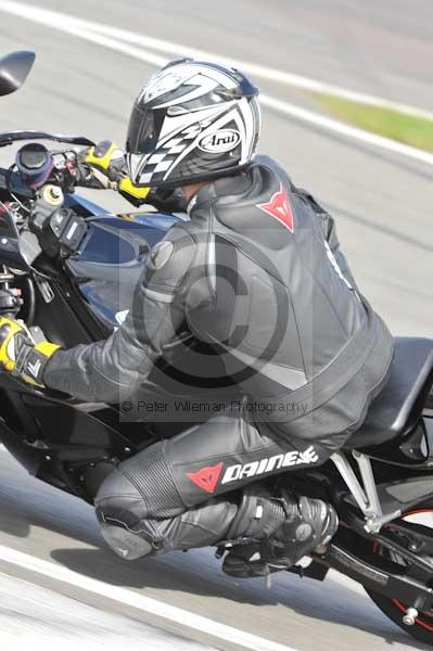 Motorcycle action photographs;Trackday digital images;donington;donington park leicestershire;donington photographs;event digital images;eventdigitalimages;no limits trackday;peter wileman photography;trackday;trackday photos