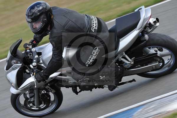 Motorcycle action photographs;Trackday digital images;donington;donington park leicestershire;donington photographs;event digital images;eventdigitalimages;no limits trackday;peter wileman photography;trackday;trackday photos