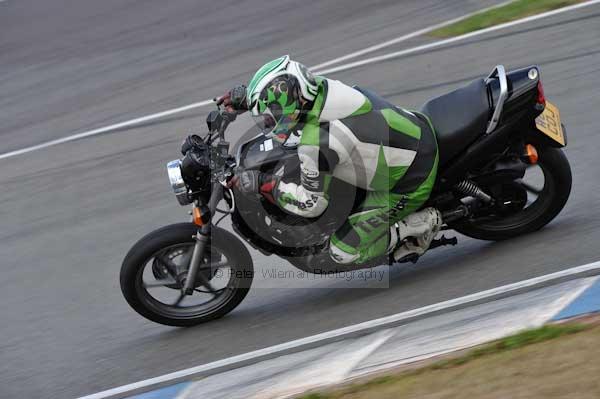 Motorcycle action photographs;Trackday digital images;donington;donington park leicestershire;donington photographs;event digital images;eventdigitalimages;no limits trackday;peter wileman photography;trackday;trackday photos