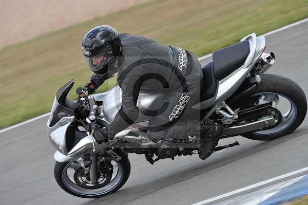 Motorcycle action photographs;Trackday digital images;donington;donington park leicestershire;donington photographs;event digital images;eventdigitalimages;no limits trackday;peter wileman photography;trackday;trackday photos