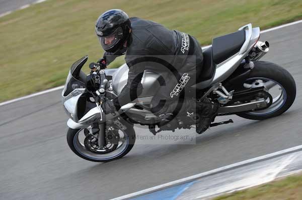 Motorcycle action photographs;Trackday digital images;donington;donington park leicestershire;donington photographs;event digital images;eventdigitalimages;no limits trackday;peter wileman photography;trackday;trackday photos