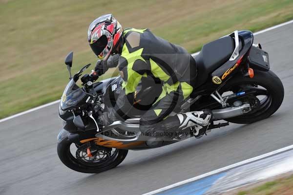 Motorcycle action photographs;Trackday digital images;donington;donington park leicestershire;donington photographs;event digital images;eventdigitalimages;no limits trackday;peter wileman photography;trackday;trackday photos