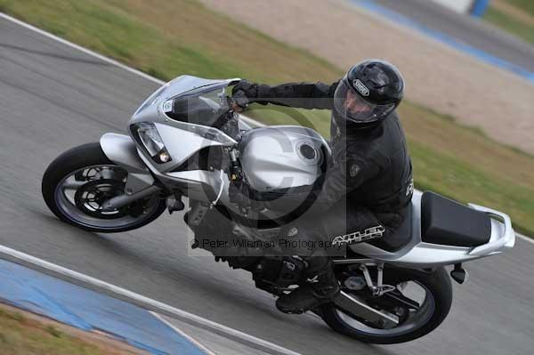 Motorcycle action photographs;Trackday digital images;donington;donington park leicestershire;donington photographs;event digital images;eventdigitalimages;no limits trackday;peter wileman photography;trackday;trackday photos