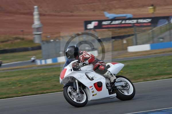 Motorcycle action photographs;Trackday digital images;donington;donington park leicestershire;donington photographs;event digital images;eventdigitalimages;no limits trackday;peter wileman photography;trackday;trackday photos