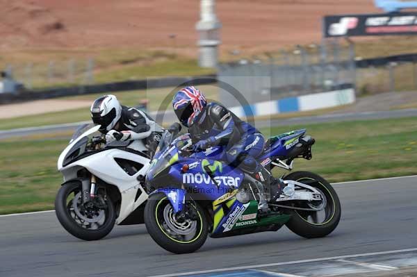 Motorcycle action photographs;Trackday digital images;donington;donington park leicestershire;donington photographs;event digital images;eventdigitalimages;no limits trackday;peter wileman photography;trackday;trackday photos