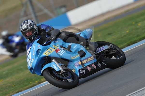 Motorcycle action photographs;Trackday digital images;donington;donington park leicestershire;donington photographs;event digital images;eventdigitalimages;no limits trackday;peter wileman photography;trackday;trackday photos