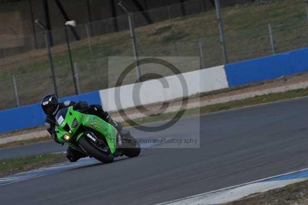 Motorcycle action photographs;Trackday digital images;donington;donington park leicestershire;donington photographs;event digital images;eventdigitalimages;no limits trackday;peter wileman photography;trackday;trackday photos