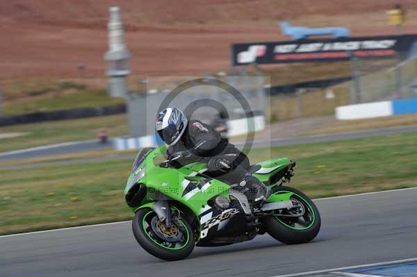 Motorcycle action photographs;Trackday digital images;donington;donington park leicestershire;donington photographs;event digital images;eventdigitalimages;no limits trackday;peter wileman photography;trackday;trackday photos