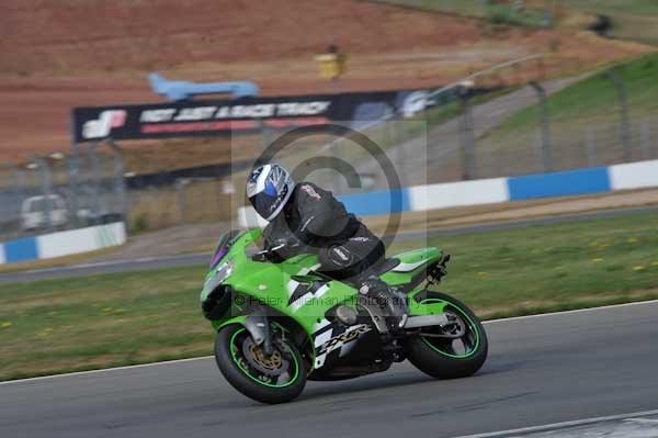 Motorcycle action photographs;Trackday digital images;donington;donington park leicestershire;donington photographs;event digital images;eventdigitalimages;no limits trackday;peter wileman photography;trackday;trackday photos