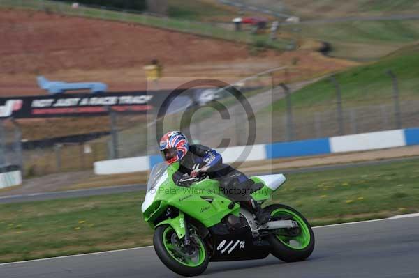 Motorcycle action photographs;Trackday digital images;donington;donington park leicestershire;donington photographs;event digital images;eventdigitalimages;no limits trackday;peter wileman photography;trackday;trackday photos