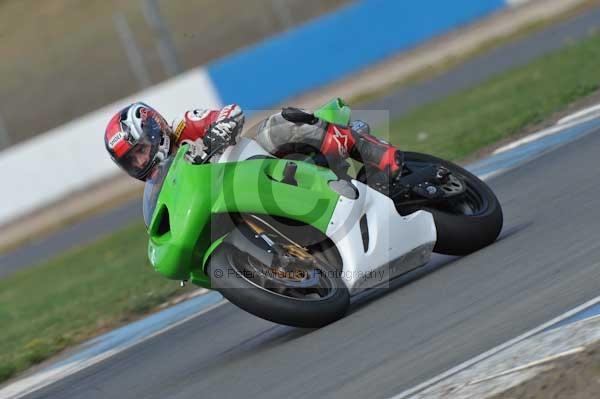 Motorcycle action photographs;Trackday digital images;donington;donington park leicestershire;donington photographs;event digital images;eventdigitalimages;no limits trackday;peter wileman photography;trackday;trackday photos