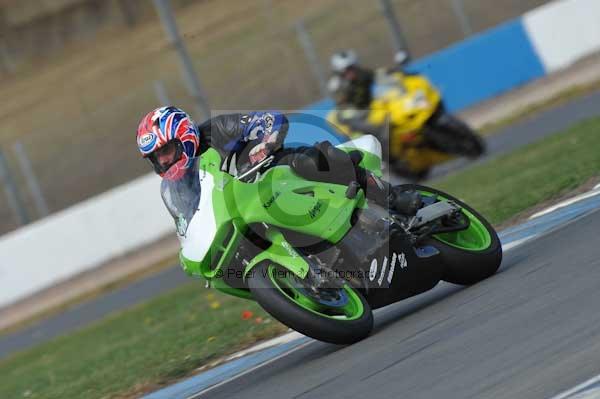 Motorcycle action photographs;Trackday digital images;donington;donington park leicestershire;donington photographs;event digital images;eventdigitalimages;no limits trackday;peter wileman photography;trackday;trackday photos