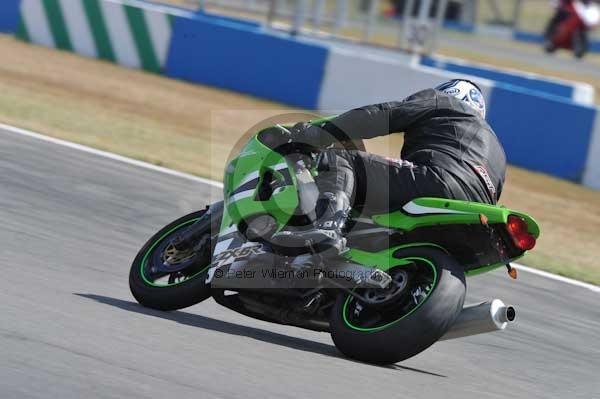 Motorcycle action photographs;Trackday digital images;donington;donington park leicestershire;donington photographs;event digital images;eventdigitalimages;no limits trackday;peter wileman photography;trackday;trackday photos