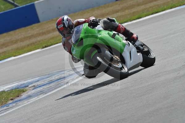 Motorcycle action photographs;Trackday digital images;donington;donington park leicestershire;donington photographs;event digital images;eventdigitalimages;no limits trackday;peter wileman photography;trackday;trackday photos