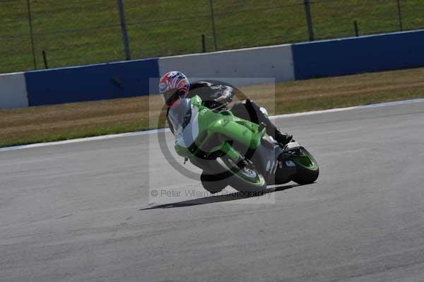 Motorcycle action photographs;Trackday digital images;donington;donington park leicestershire;donington photographs;event digital images;eventdigitalimages;no limits trackday;peter wileman photography;trackday;trackday photos