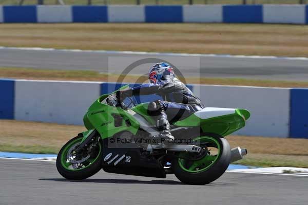 Motorcycle action photographs;Trackday digital images;donington;donington park leicestershire;donington photographs;event digital images;eventdigitalimages;no limits trackday;peter wileman photography;trackday;trackday photos