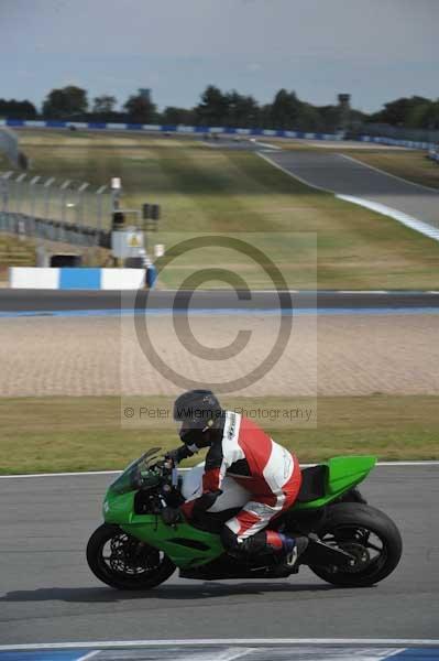 Motorcycle action photographs;Trackday digital images;donington;donington park leicestershire;donington photographs;event digital images;eventdigitalimages;no limits trackday;peter wileman photography;trackday;trackday photos